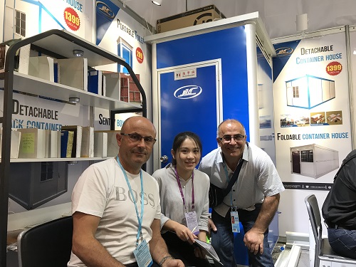 Customers and our staff at Canton Fair